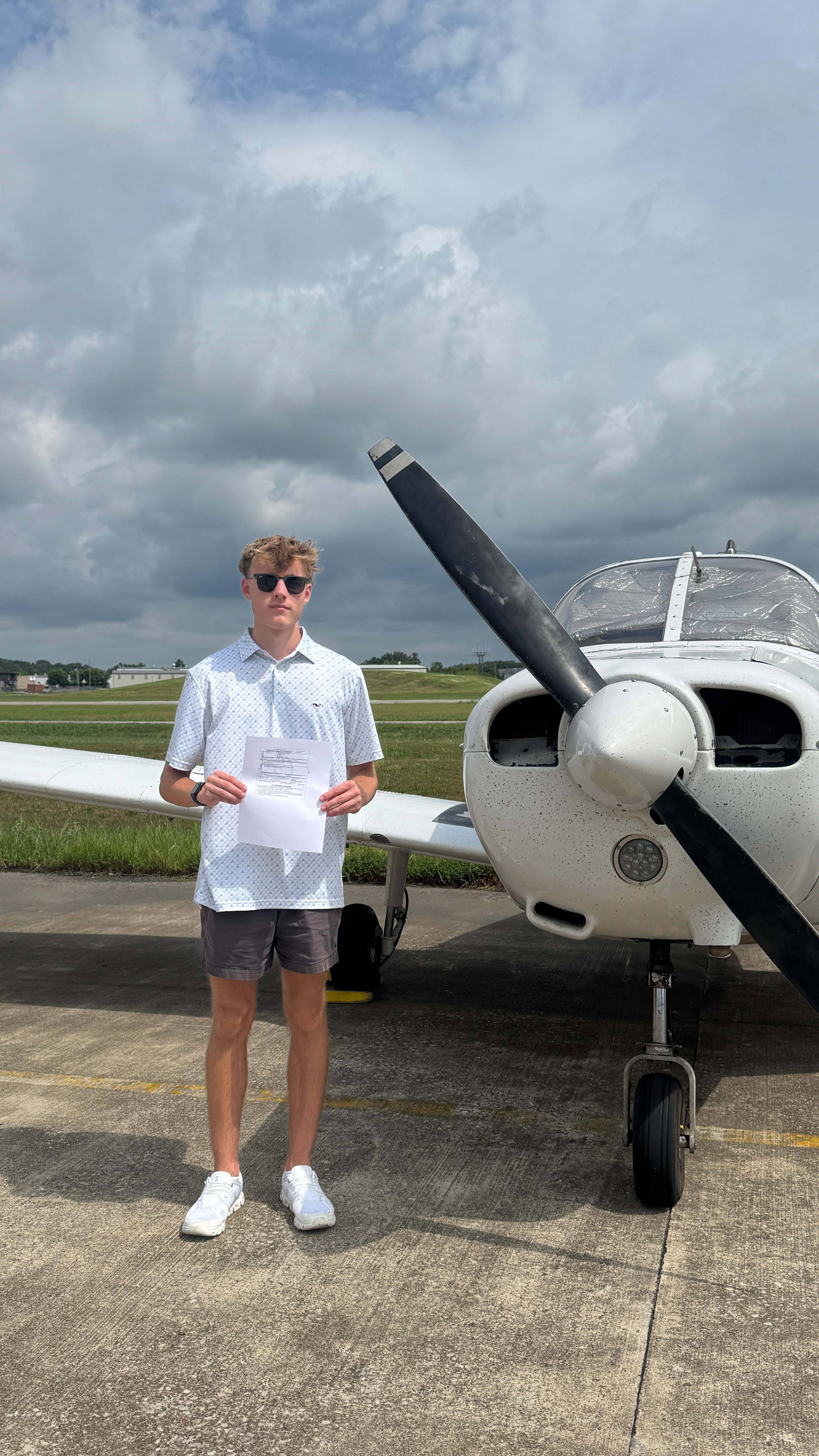 Landen commercial pilot