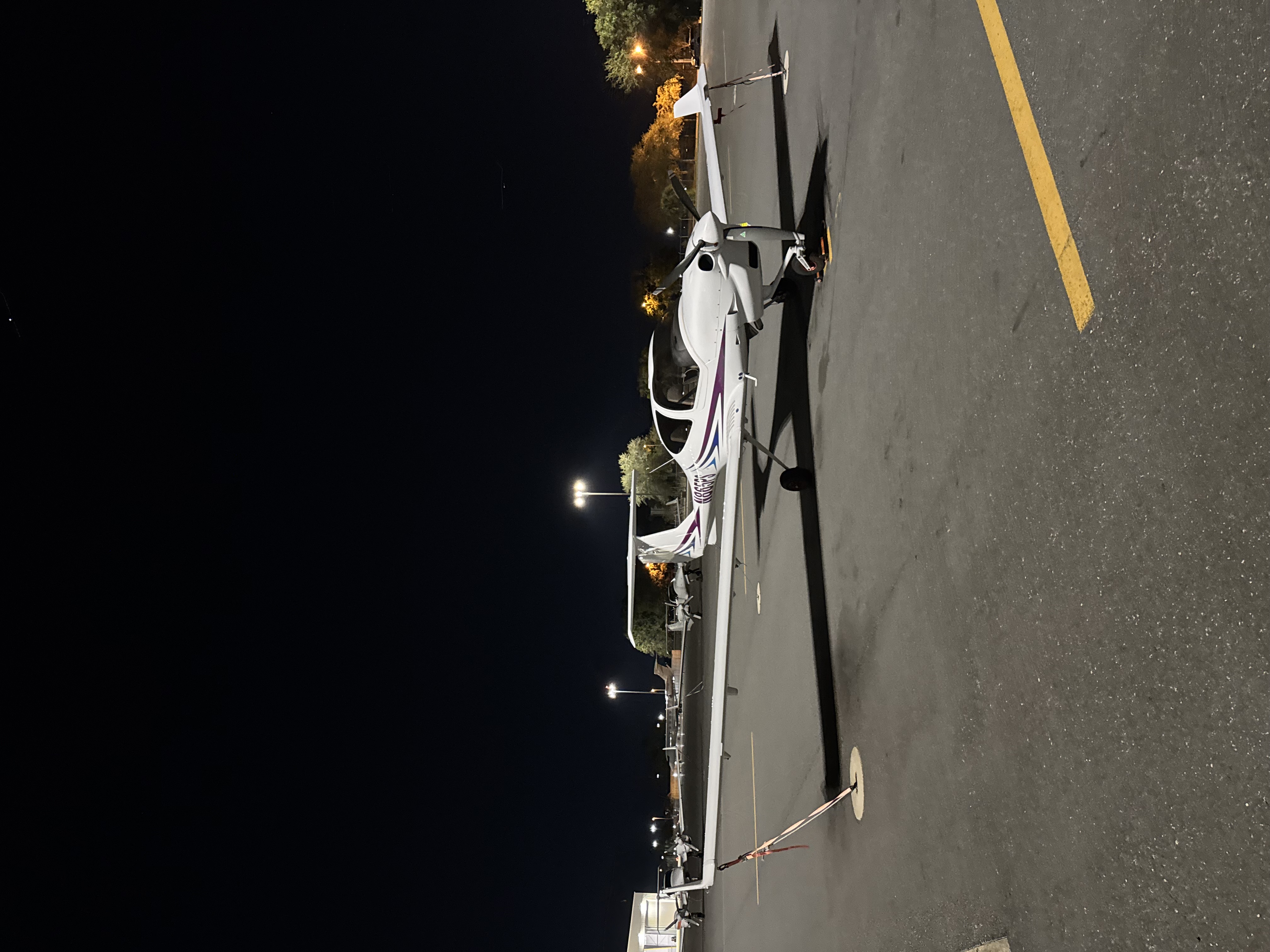 DA40NG on the ground at Orlando Executive